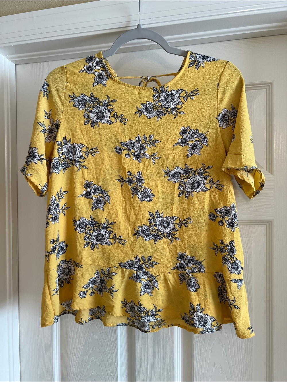 The Outfit Yellow Floral Short-Sleeve Peplum Tunic Top Medium